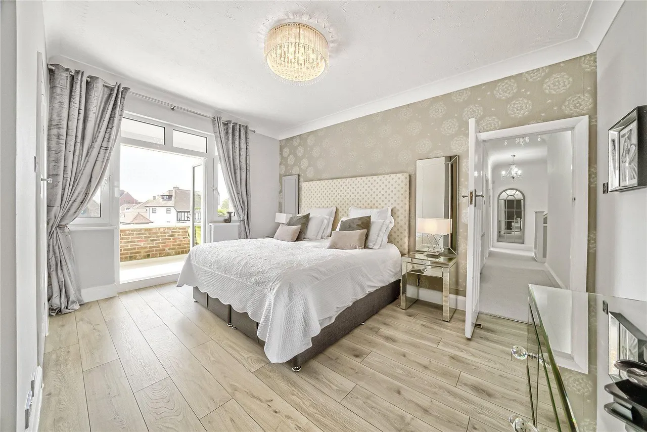 Completely Reimagined Coastal Home, Six Bedrooms, photo 25