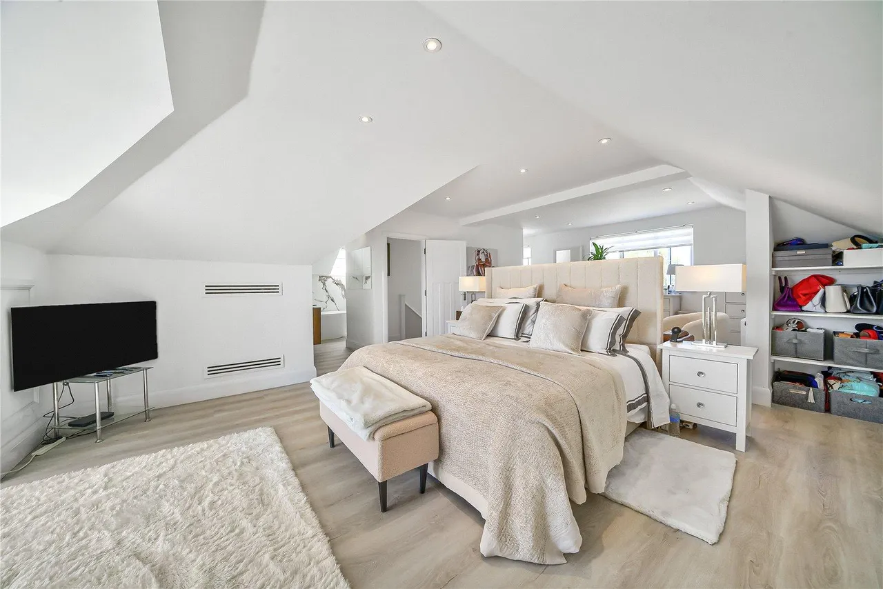 Completely Reimagined Coastal Home, Six Bedrooms, photo 18