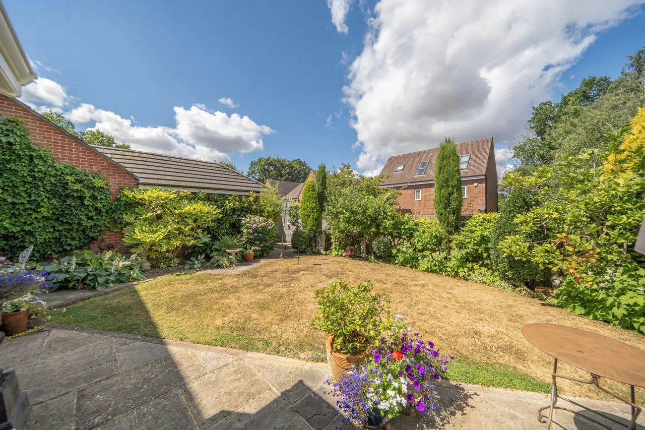 Martindales, Southwater, RH13, photo 8