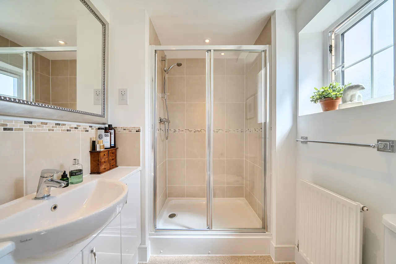 Martindales, Southwater, RH13, photo 12