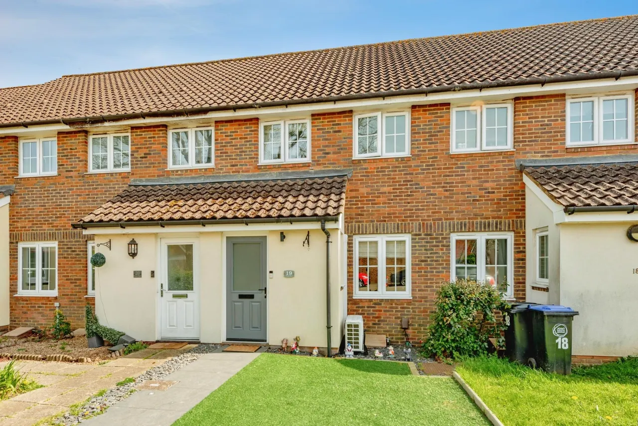 2 bed house for sale, Forge Place, Horley, RH6