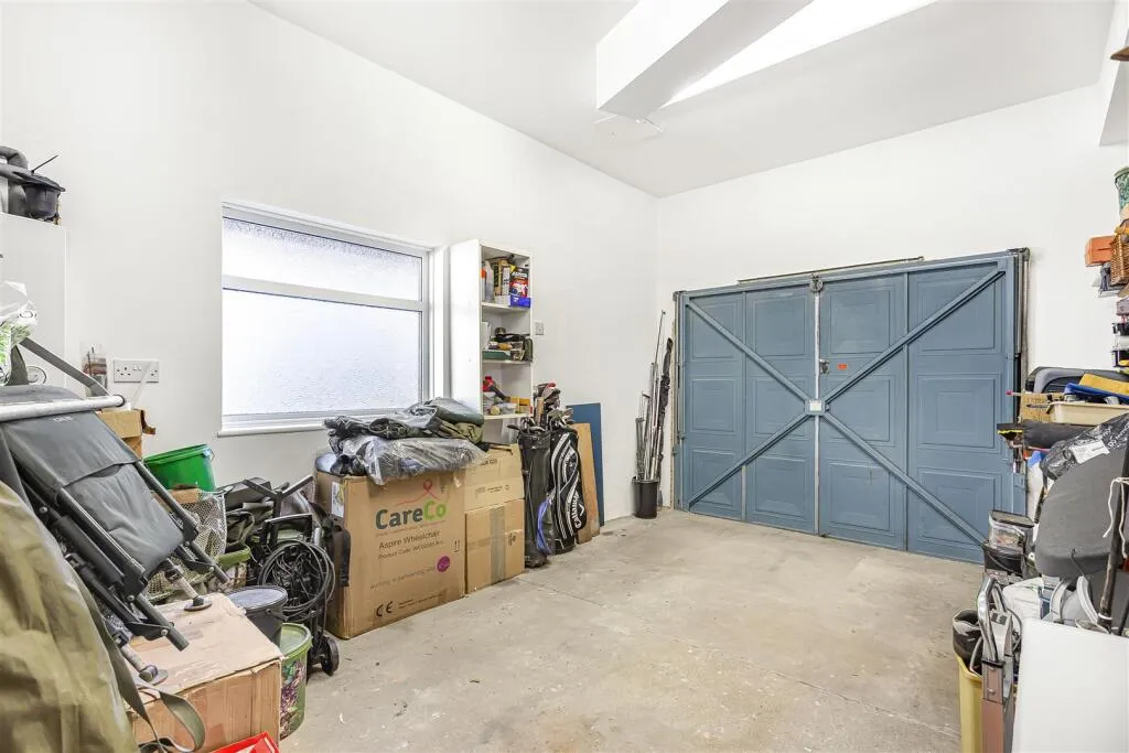 Stanwell Road, Ashford, TW15, photo 17