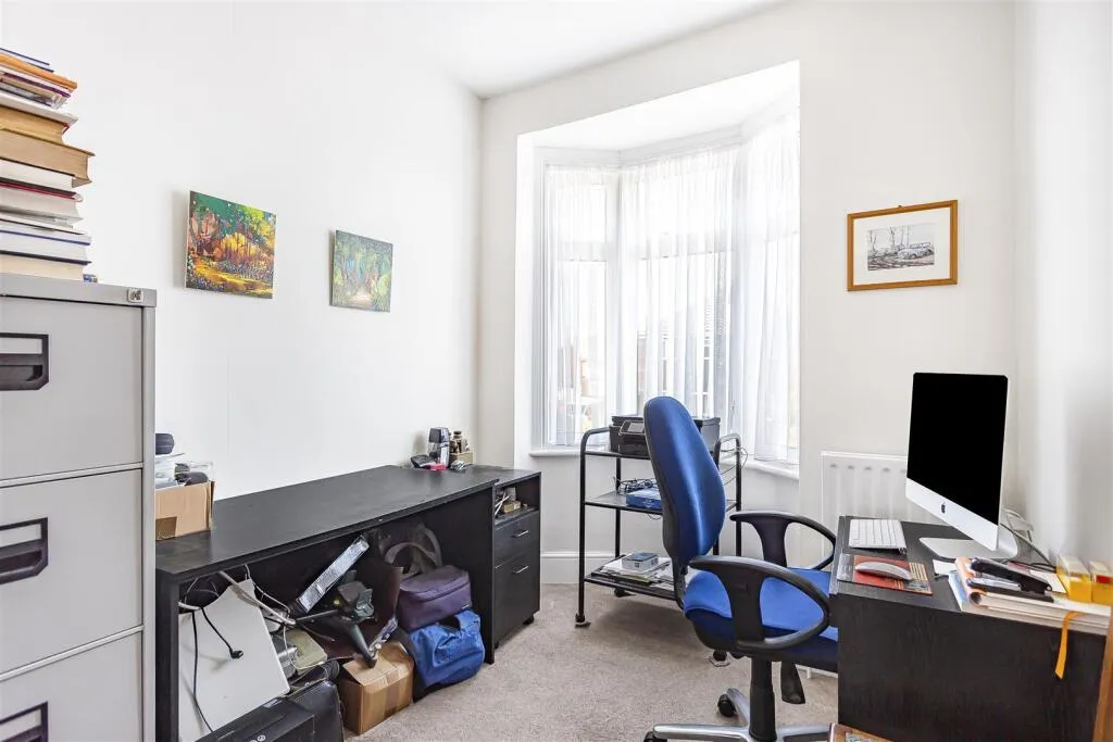 Stanwell Road, Ashford, TW15, photo 13