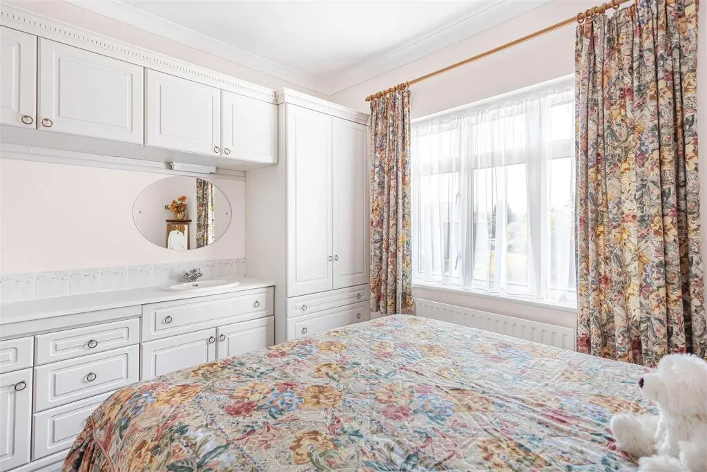 Stanwell Road, Ashford, TW15, photo 10