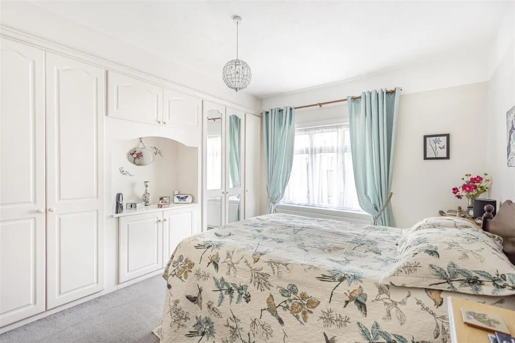 Stanwell Road, Ashford, TW15, photo 9