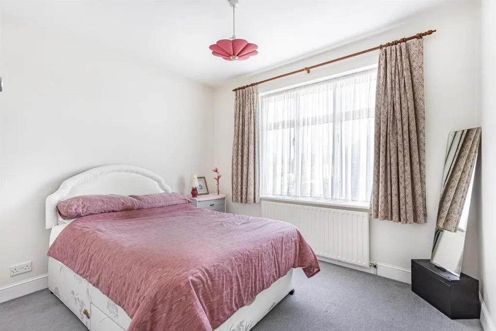 Stanwell Road, Ashford, TW15, photo 11