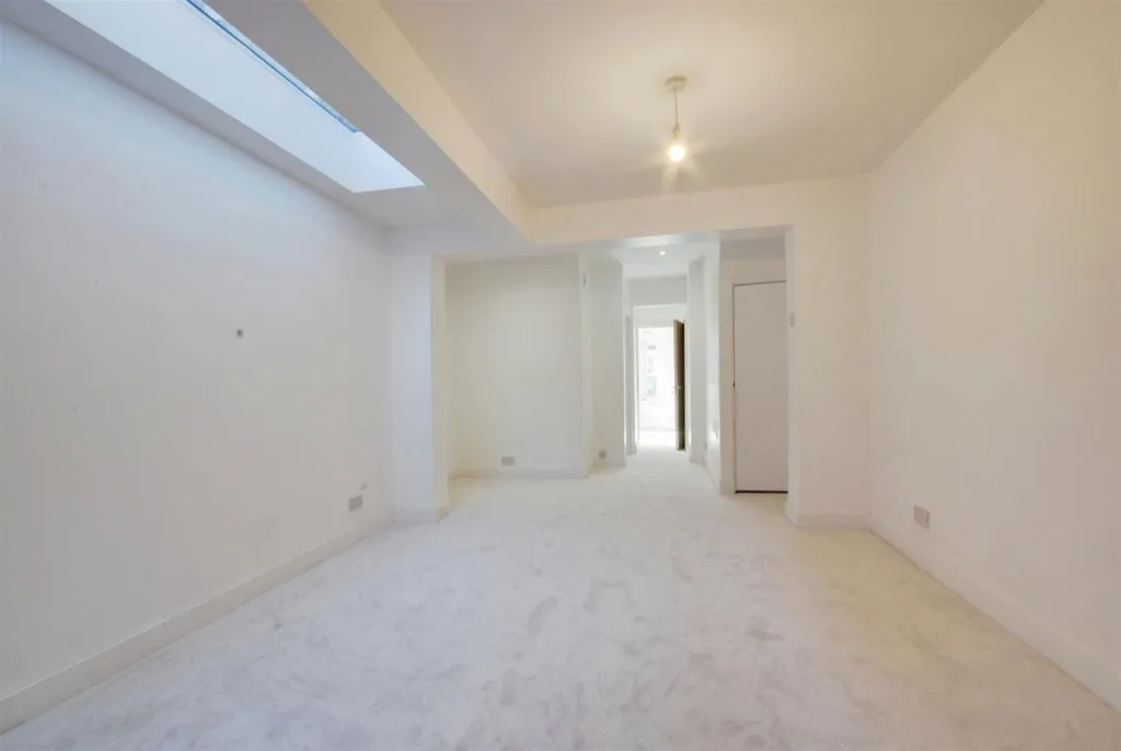Whippendell Road, Watford, photo 2