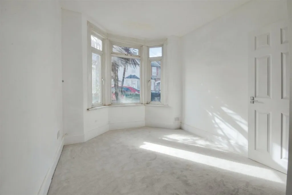 Whippendell Road, Watford, photo 3