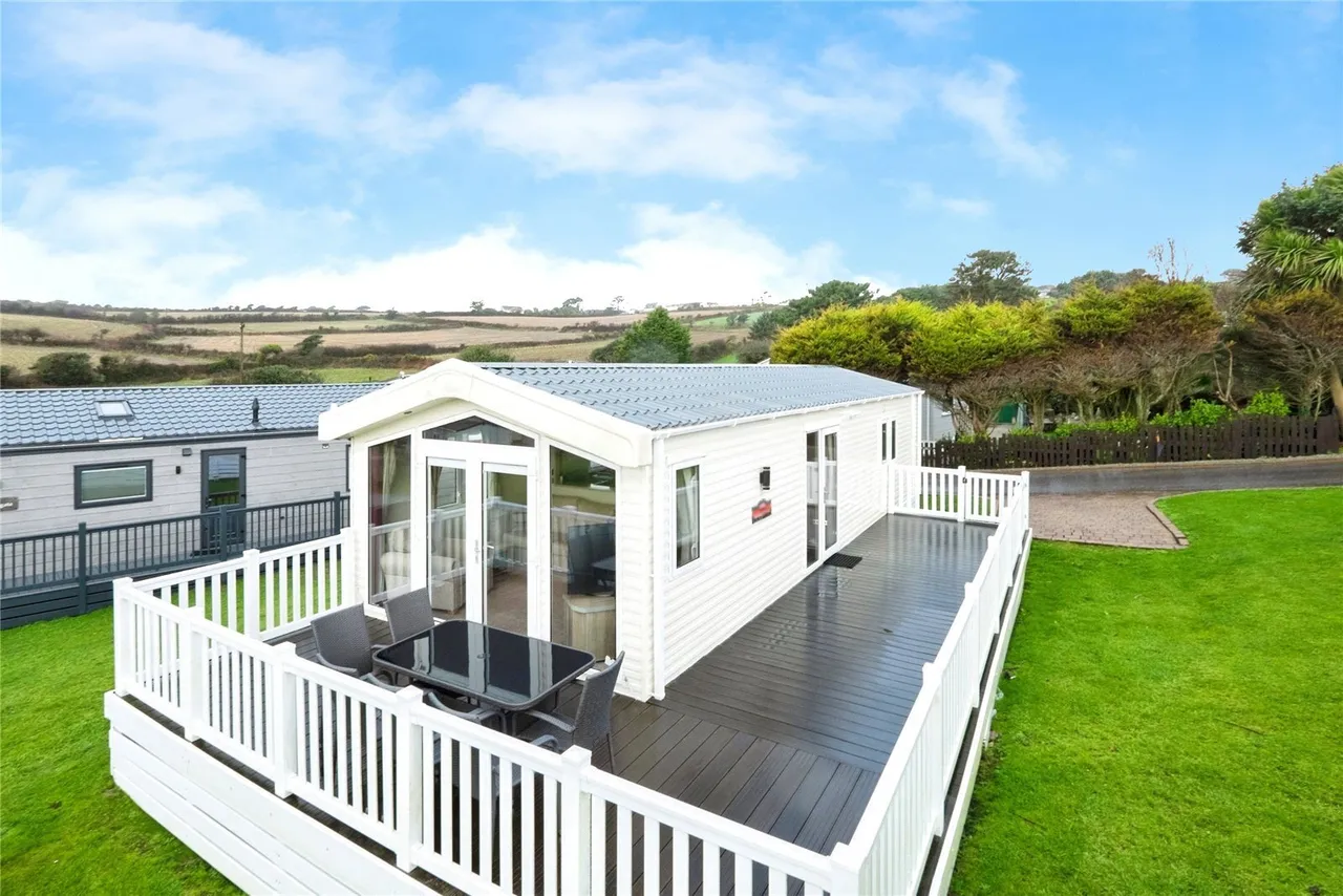 3 bed mobile home for sale, Wheal End, Praa Sands Holiday Village, TR20