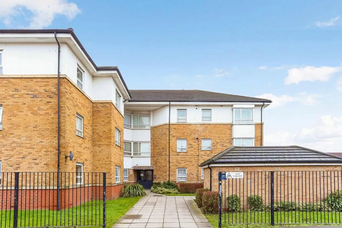 2 bed flat to rent, Dagenham, RM9
