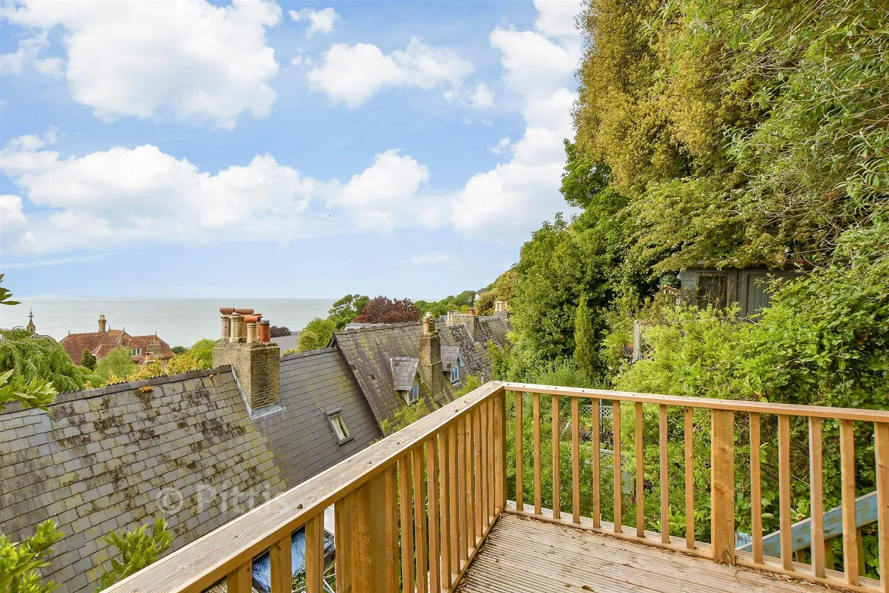 Mitchell Avenue, Ventnor, PO38, photo 9
