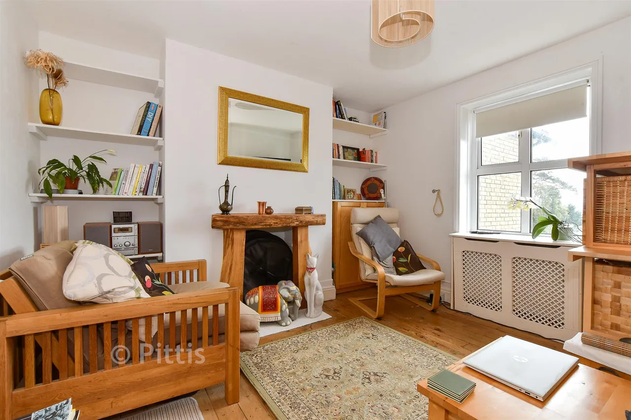 Mitchell Avenue, Ventnor, PO38, photo 6