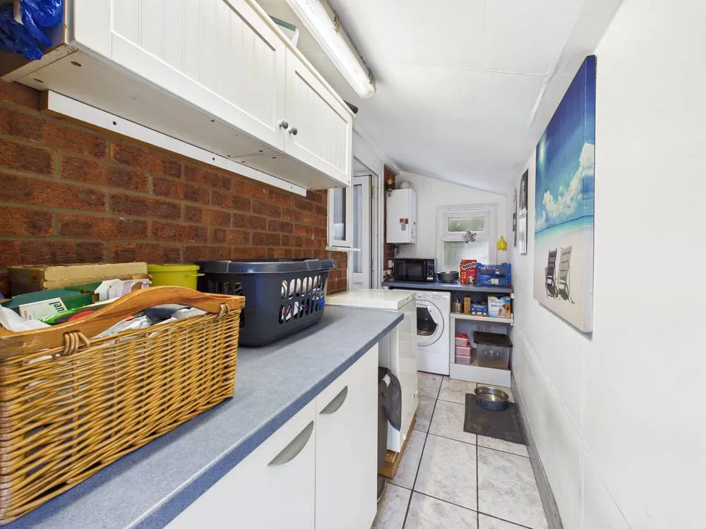 Chatsworth Road, West Mersea, CO5, photo 11
