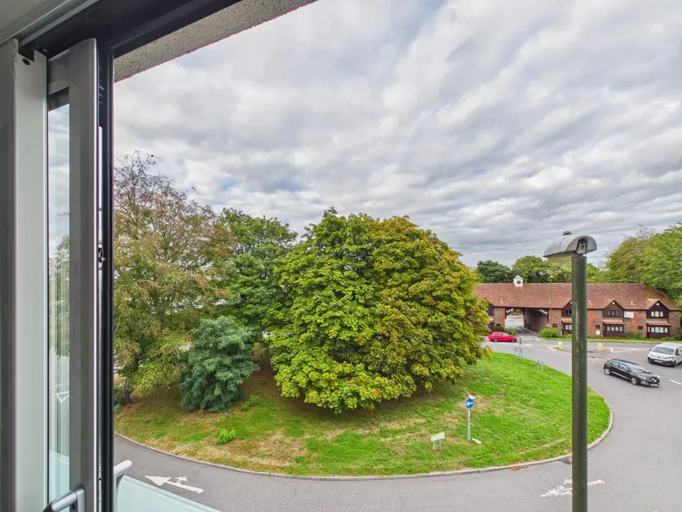 32 Century House, Horsham, West Sussex, photo 7