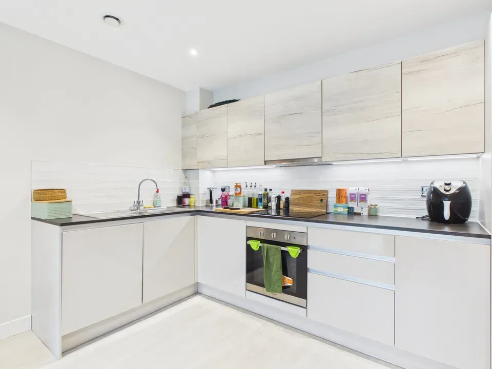 32 Century House, Horsham, West Sussex, photo 3