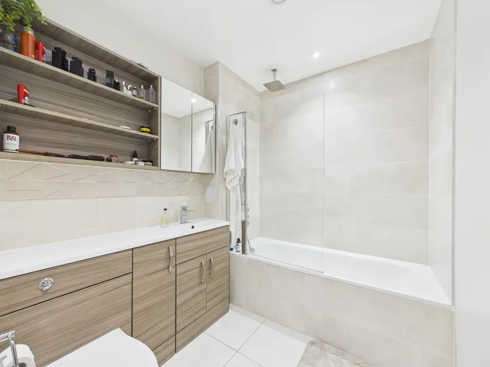 32 Century House, Horsham, West Sussex, photo 6