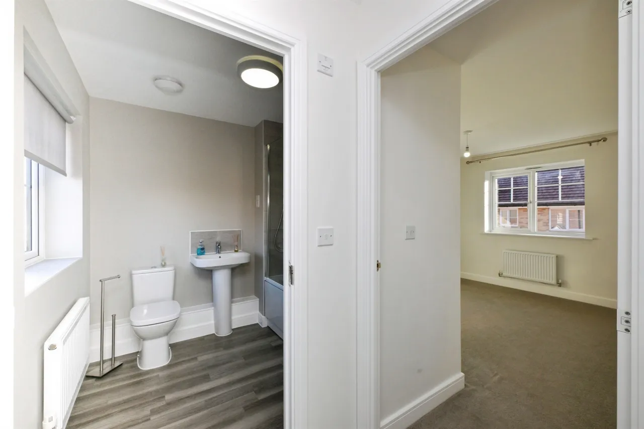 Sandpiper Road, Harlow, CM17, photo 13