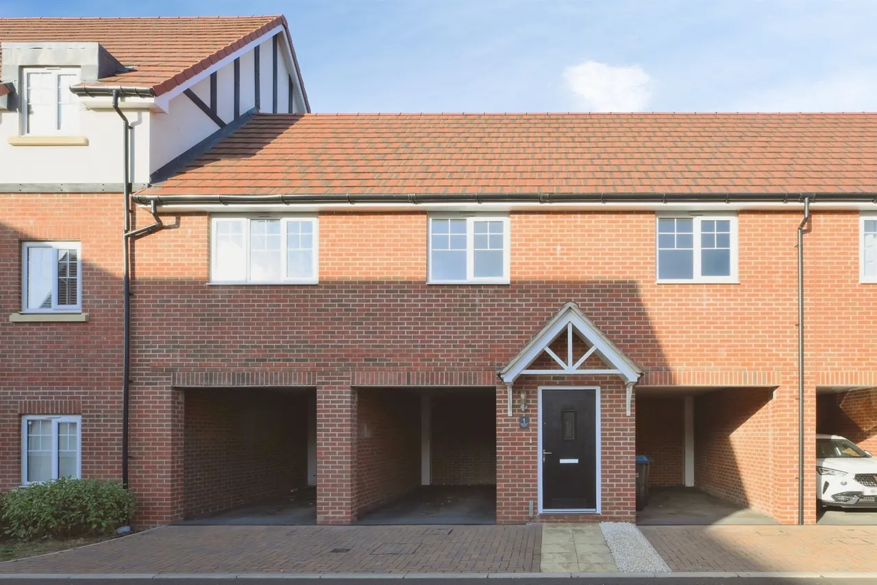 2 bed property for sale, Sandpiper Road, Harlow, CM17
