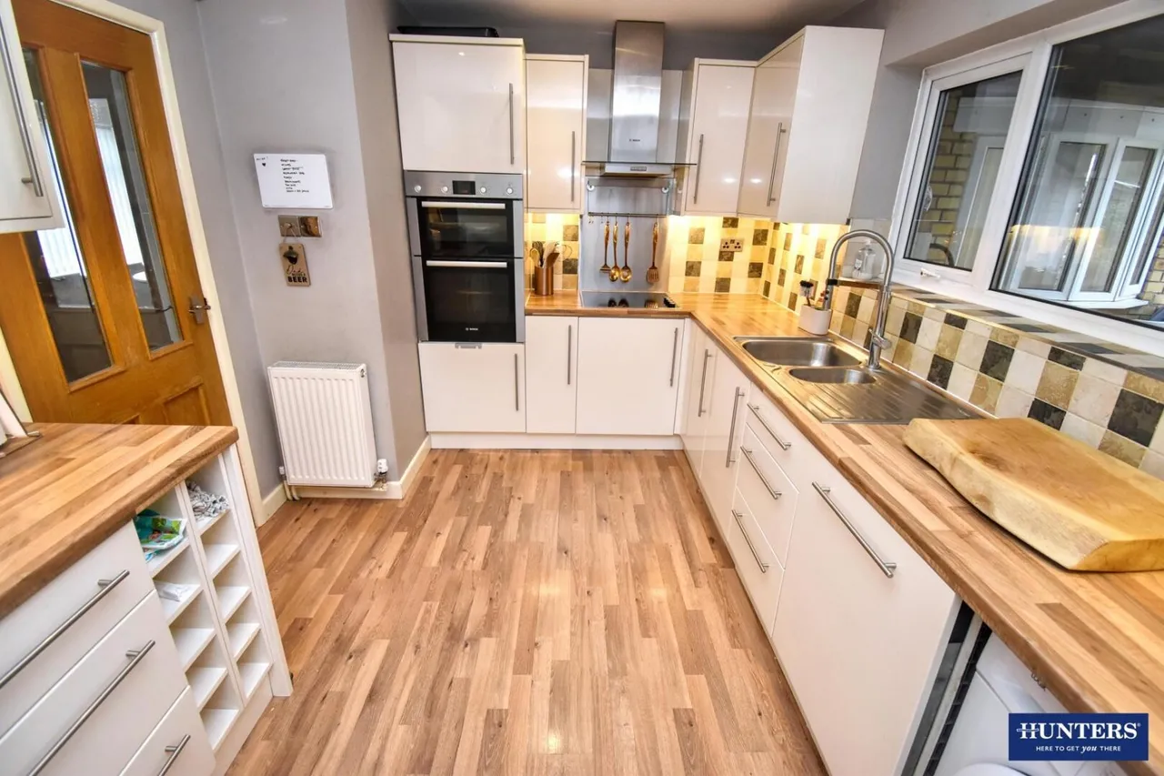 Gloucester Crescent, Wigston, photo 3