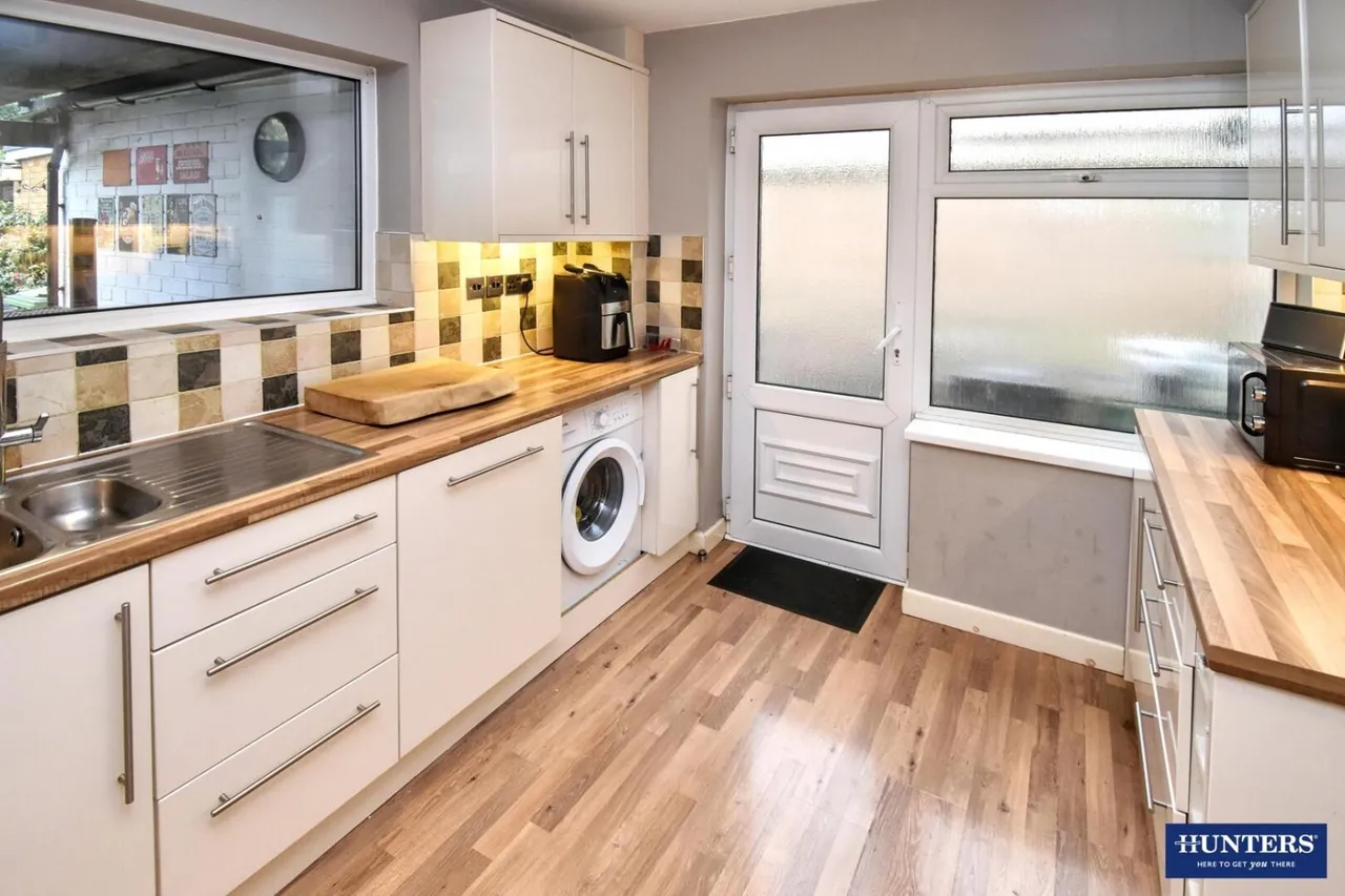 Gloucester Crescent, Wigston, photo 4