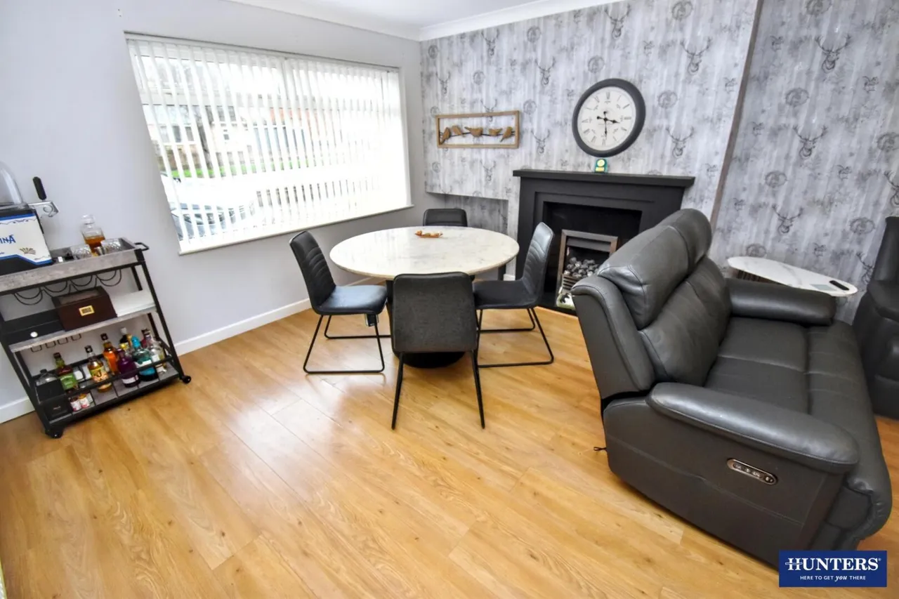 Gloucester Crescent, Wigston, photo 5