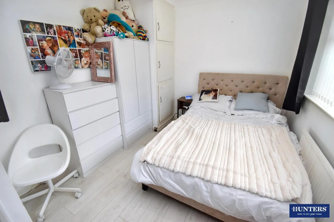 Gloucester Crescent, Wigston, photo 11