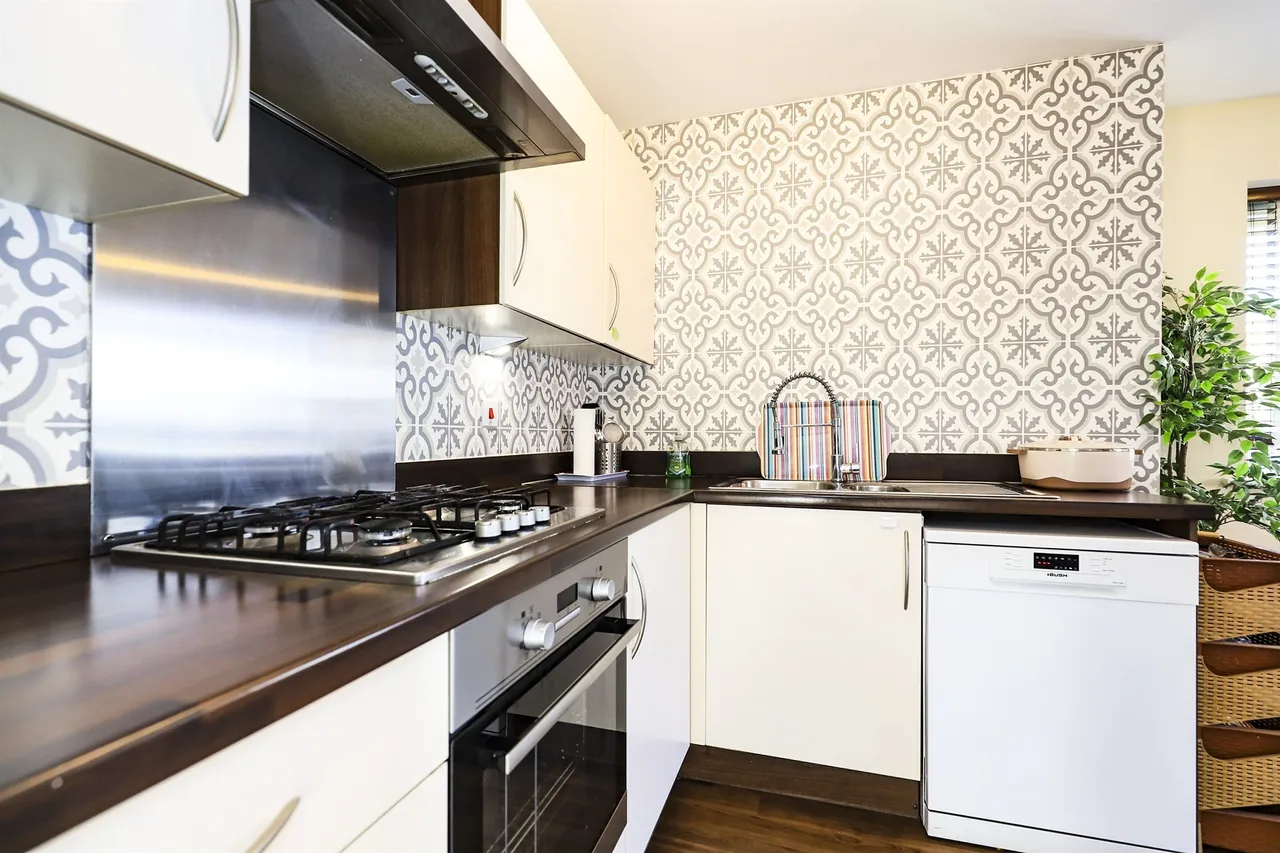 Coningsby Drive, Ettingshall, Wolverhampton, photo 3
