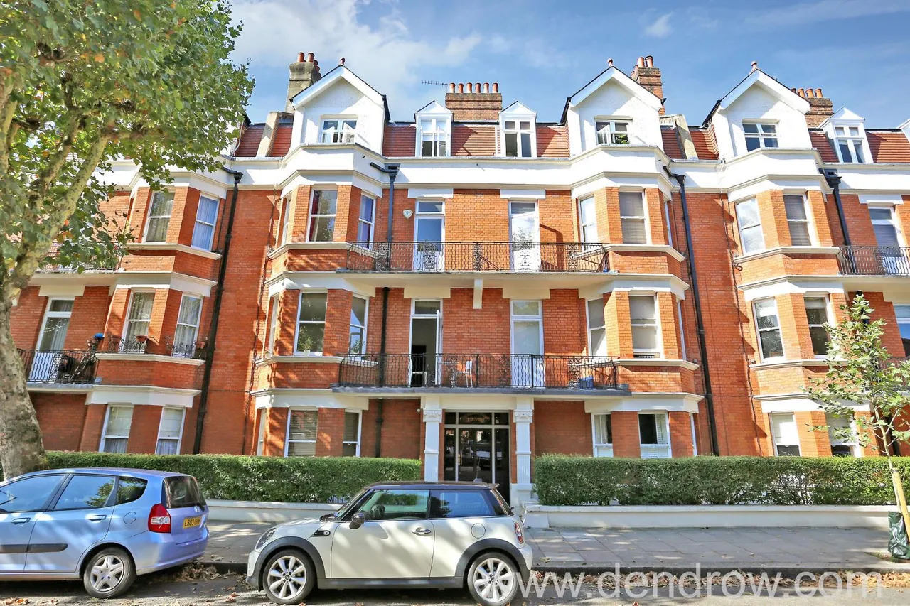 3 bed flat for sale — Castellain Road, London, W9 1HD