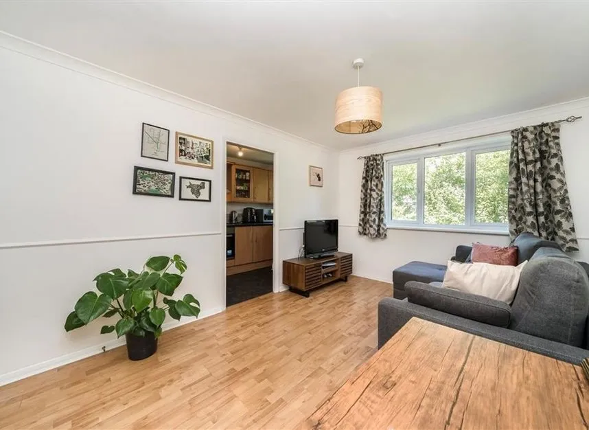 Bernard Ashley Drive, Charlton, SE7, photo 5