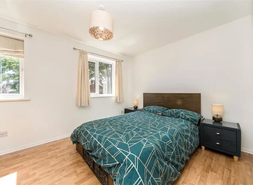 Bernard Ashley Drive, Charlton, SE7, photo 4
