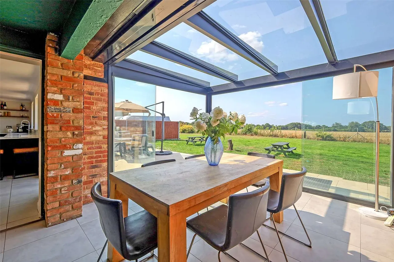Braintree Road, Felsted, Dunmow, Essex, CM6 3JZ, photo 10