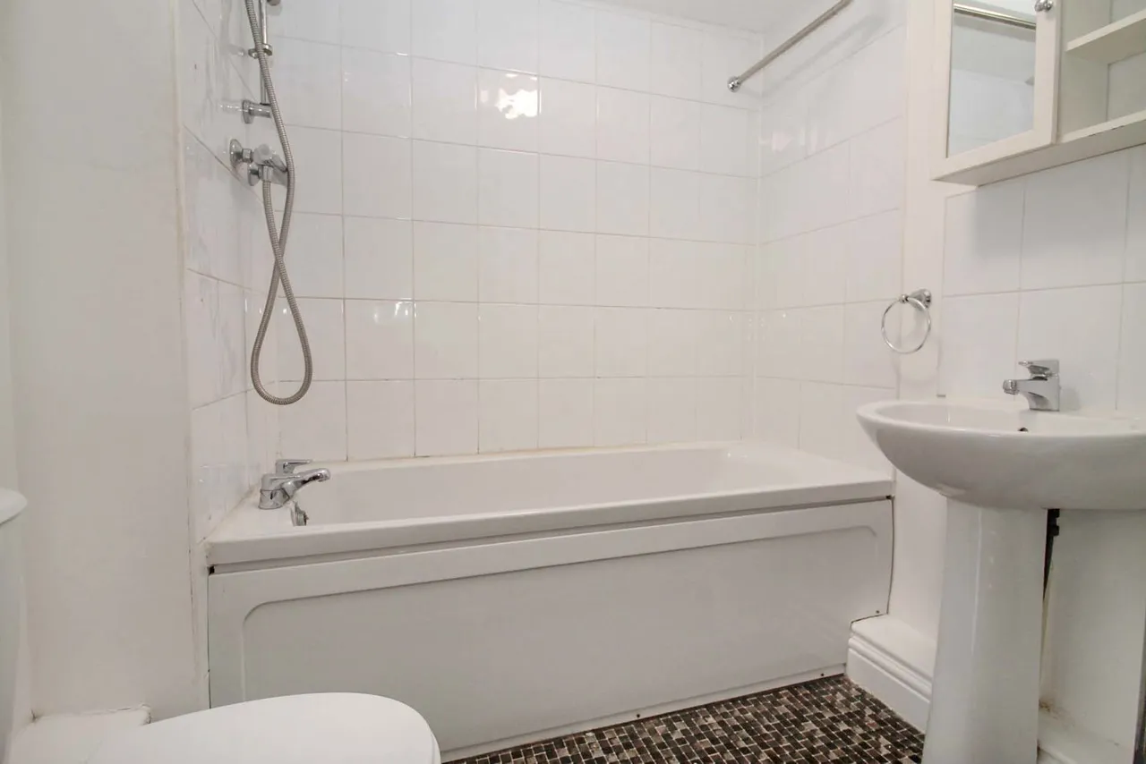 Greenock Road, Leeds, LS12, photo 5