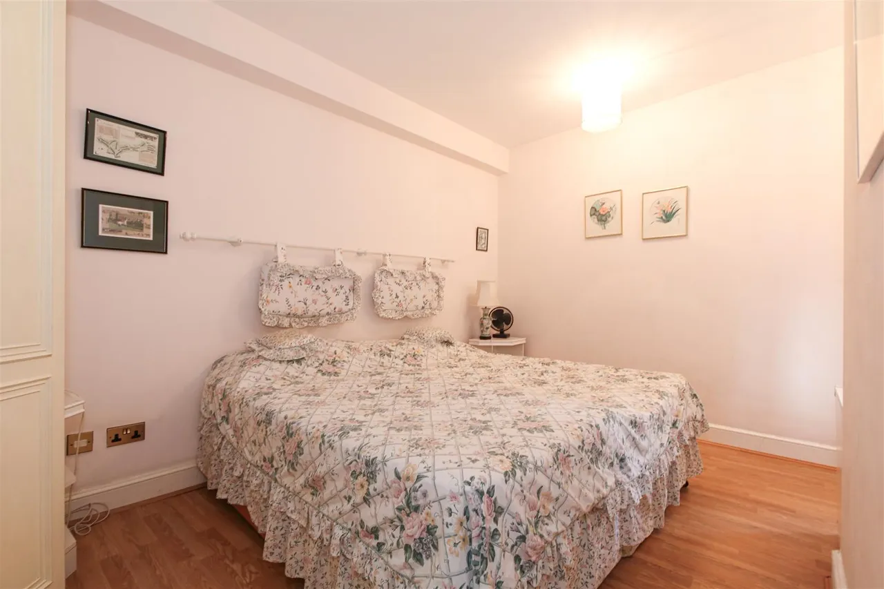 Chelsea Cloisters, Sloane Avenue, London, SW3 3DY, photo 3