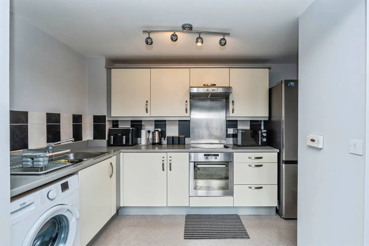 Alexander Square, Eastleigh, SO50, photo 6