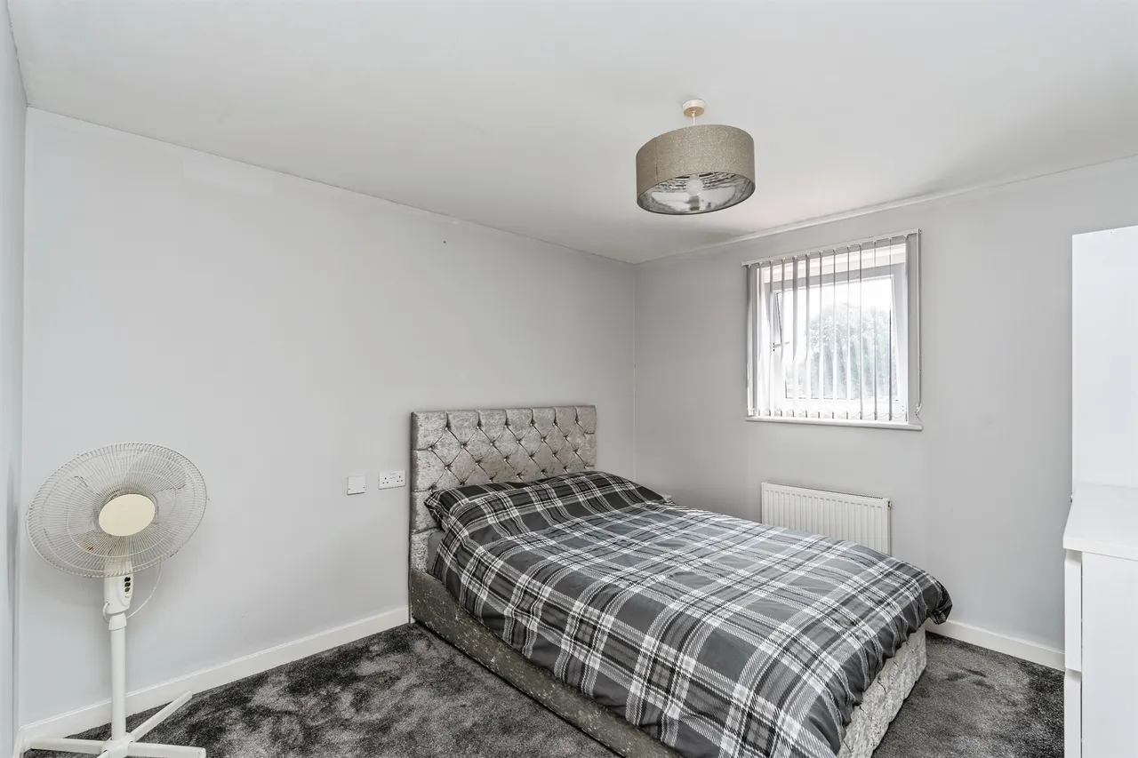 Alexander Square, Eastleigh, SO50, photo 4