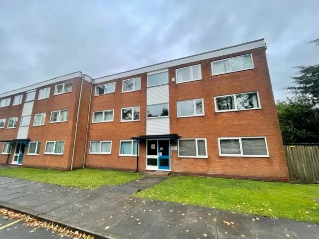 2 bed flat to rent — High Street, Shirley, SOLIHULL
