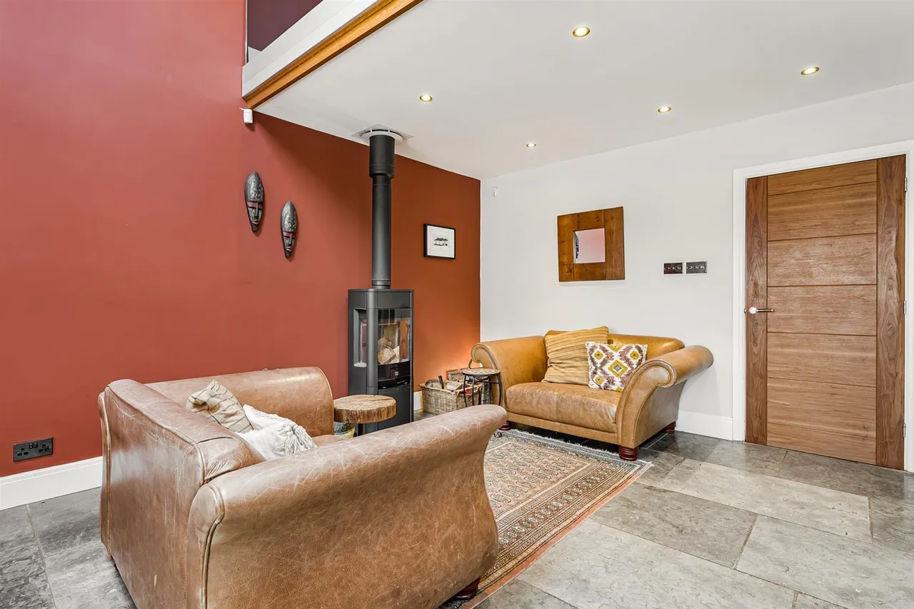 Lymewood Drive, Disley, SK12, photo 8