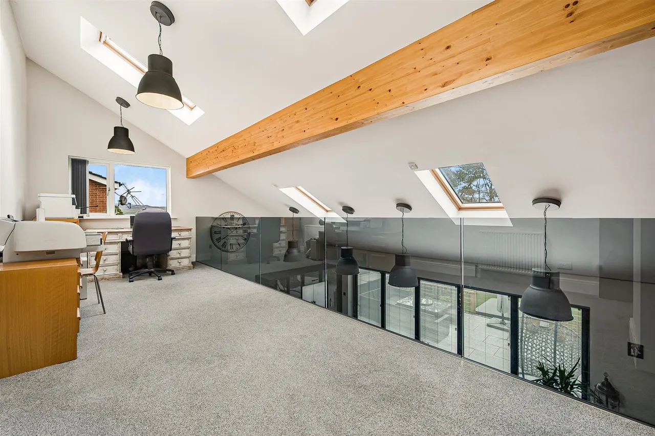 Lymewood Drive, Disley, SK12, photo 22
