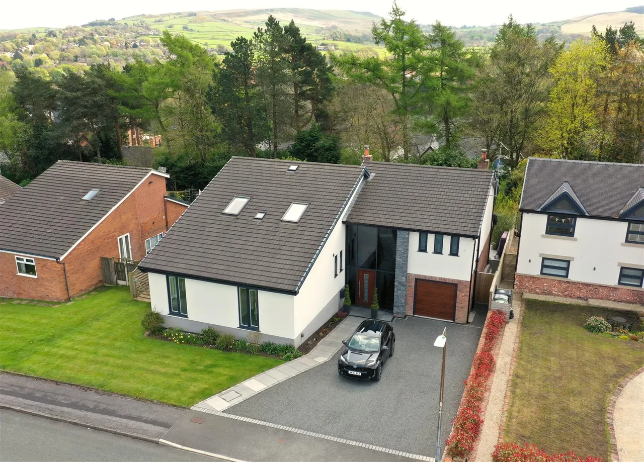 Lymewood Drive, Disley, SK12, photo 35