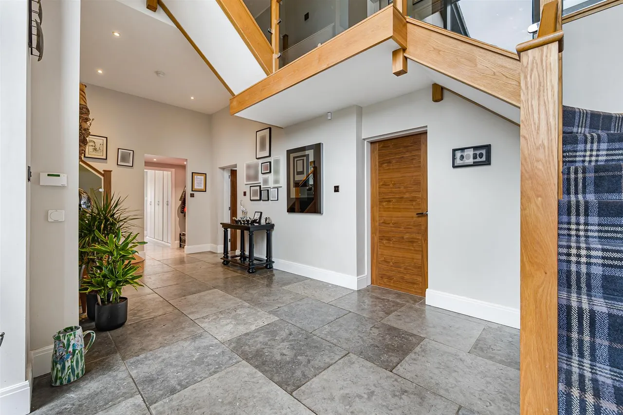 Lymewood Drive, Disley, SK12, photo 26