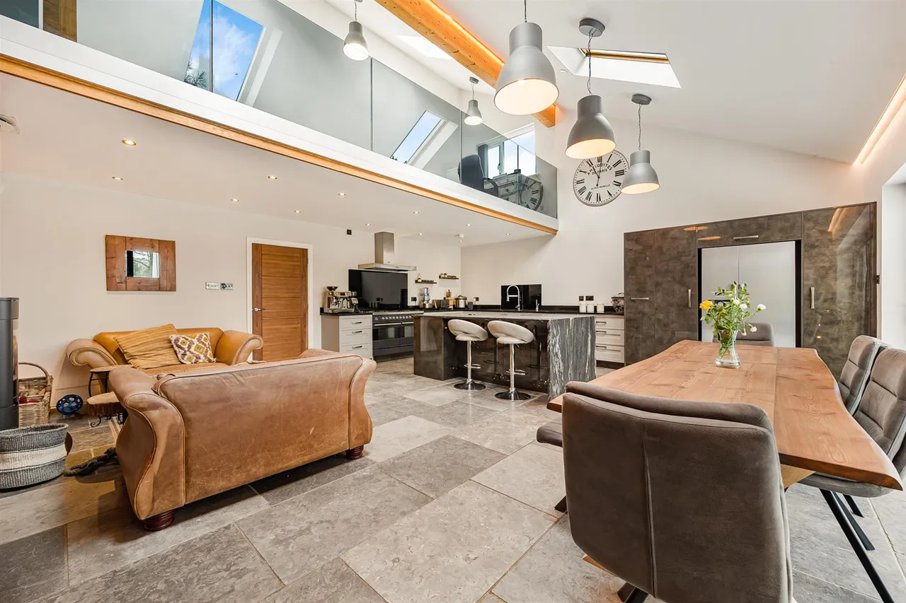 Lymewood Drive, Disley, SK12, photo 30