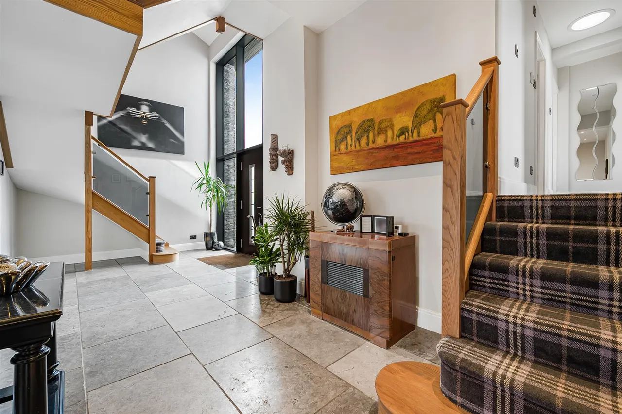 Lymewood Drive, Disley, SK12, photo 7