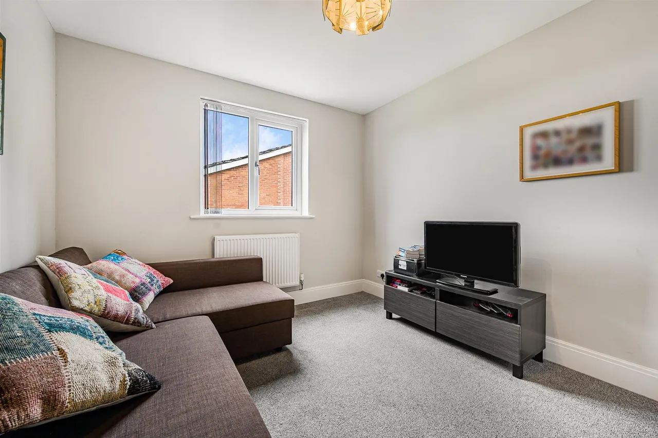 Lymewood Drive, Disley, SK12, photo 23