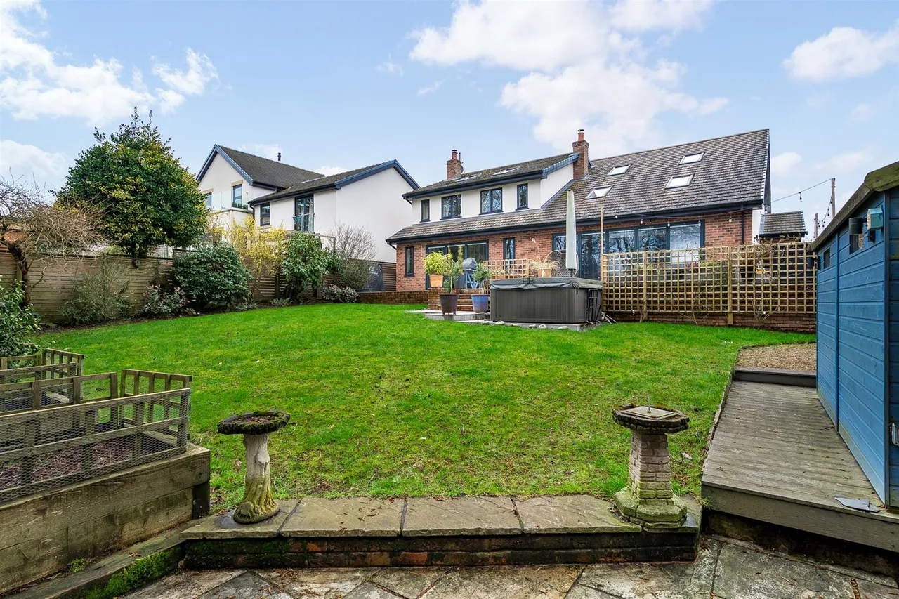 Lymewood Drive, Disley, SK12, photo 16