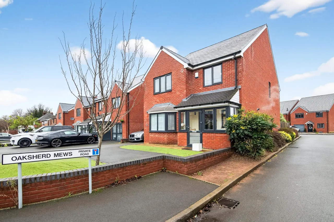 4 bed house for sale — Sedgley Road, Tipton