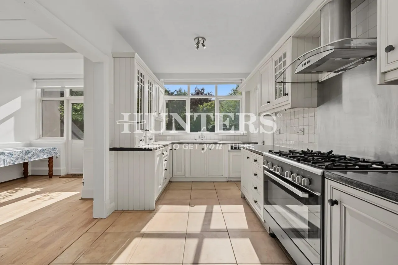 4 bed house to rent — Wren Avenue, London, NW2