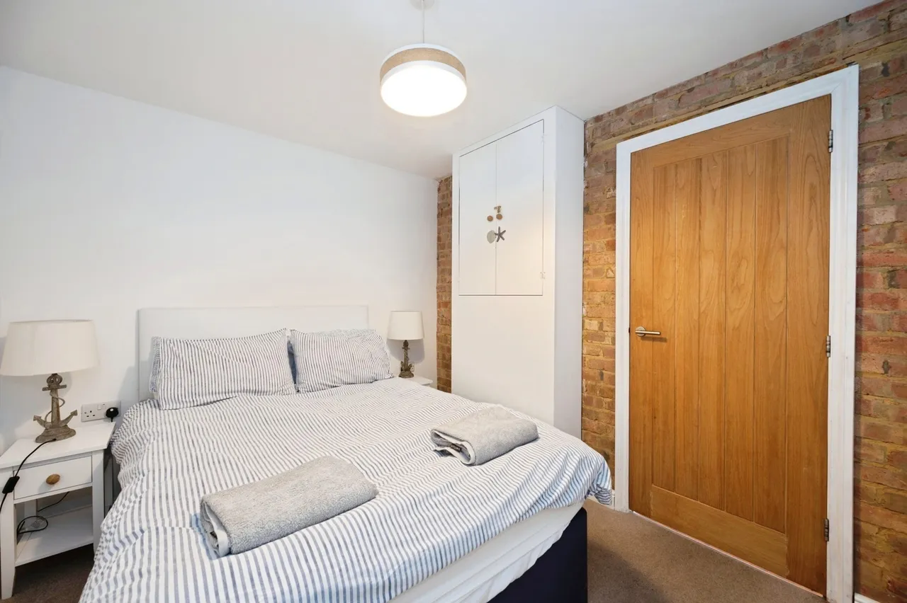 Sidlesham Close, Hayling Island, PO11, photo 9