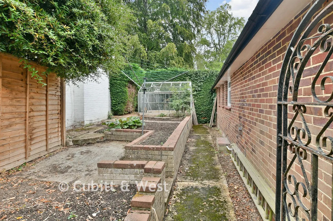 Woodhurst Park, Oxted, RH8, photo 25