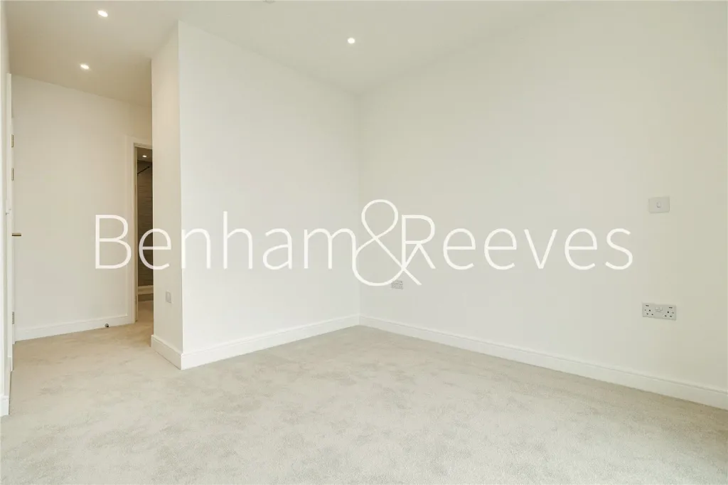 Quay Walk, Wembley and Alperton, HA0, photo 11