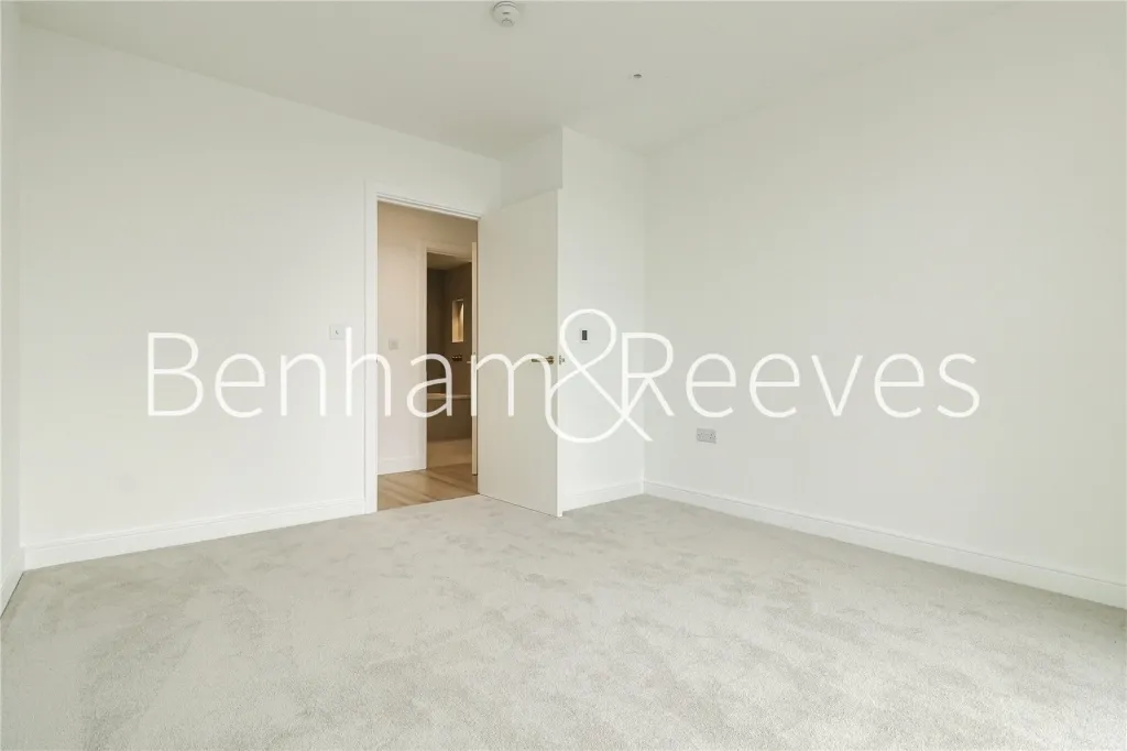 Quay Walk, Wembley and Alperton, HA0, photo 10